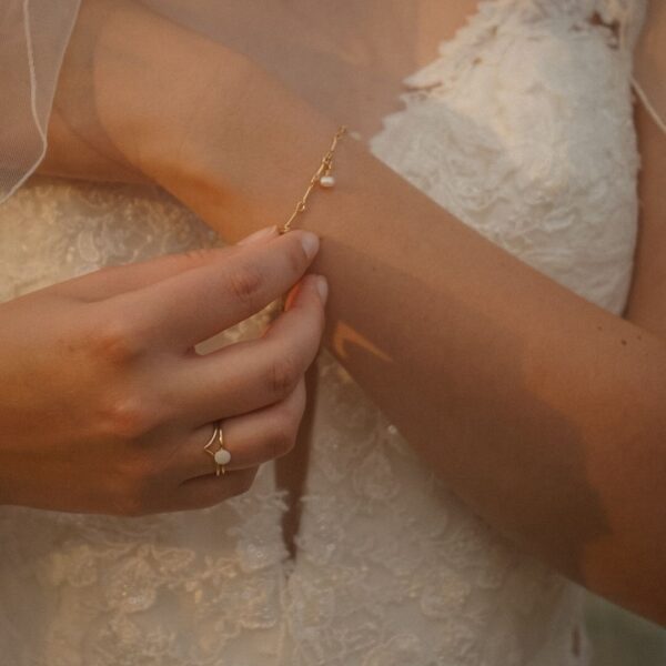 Gouden-armband-Parel